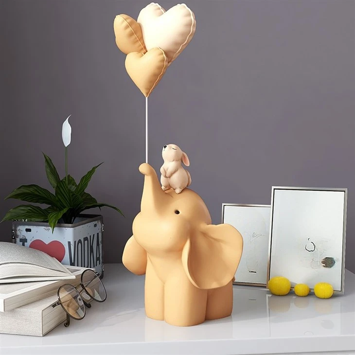 Elephant Heart Balloon Statue